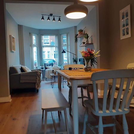 J&S Downtown Sky Attic House Apartamento Belfast Exterior foto