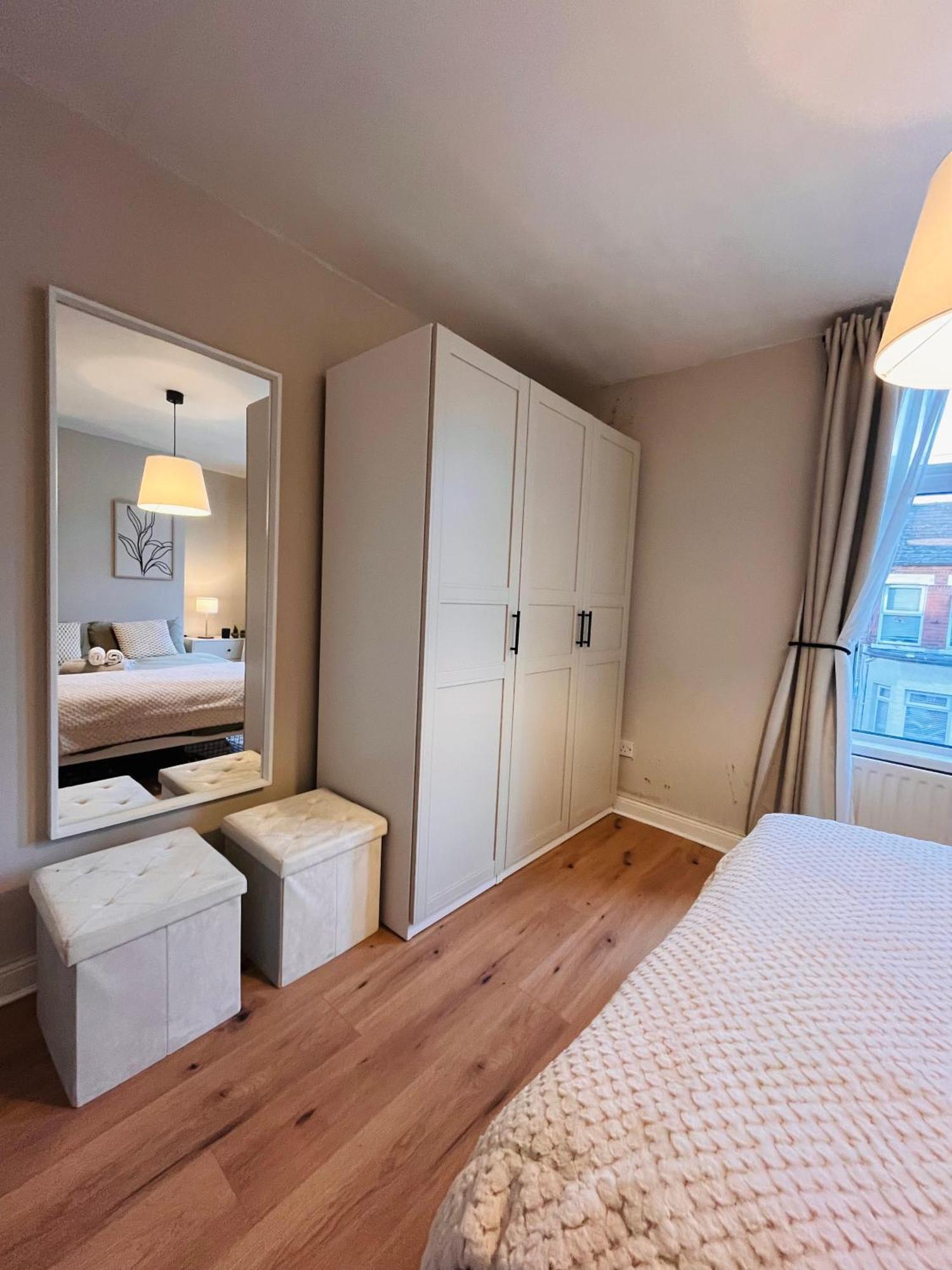 J&S Downtown Sky Attic House Apartamento Belfast Exterior foto